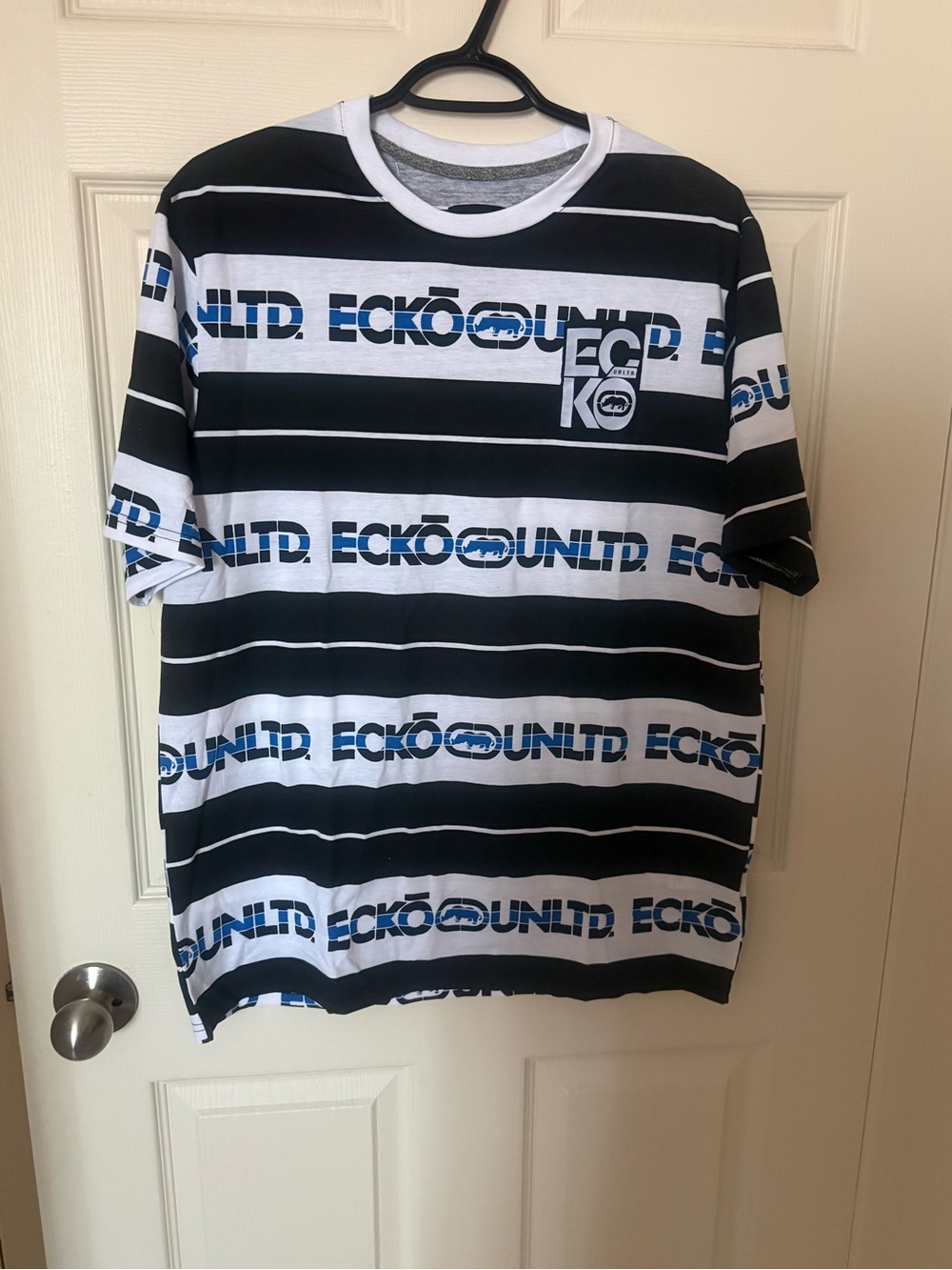 Men’s NWT Ecko Unlimited Black, White & Blue Striped Logo Tee